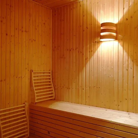 Mit Sauna A *
